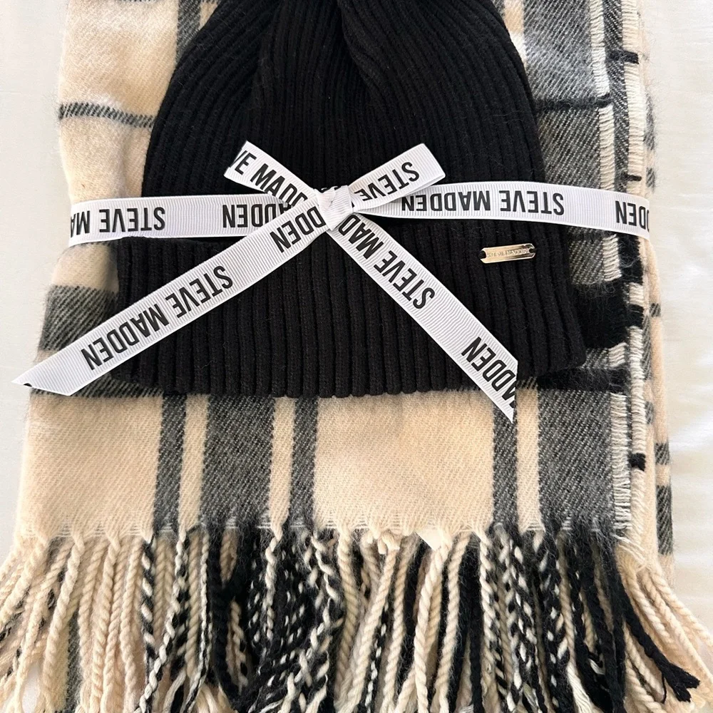 Steve Madden Scarf and Beanie Set NWT